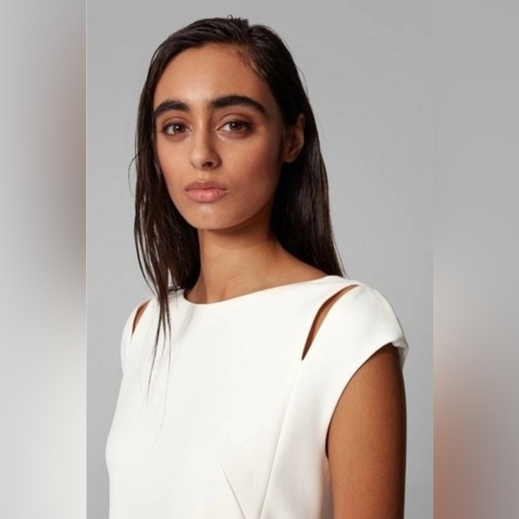 Hugo Boss White Cap Sleeve Cut Out V Back Mini Shift Dress size 6 - Picture 8 of 8